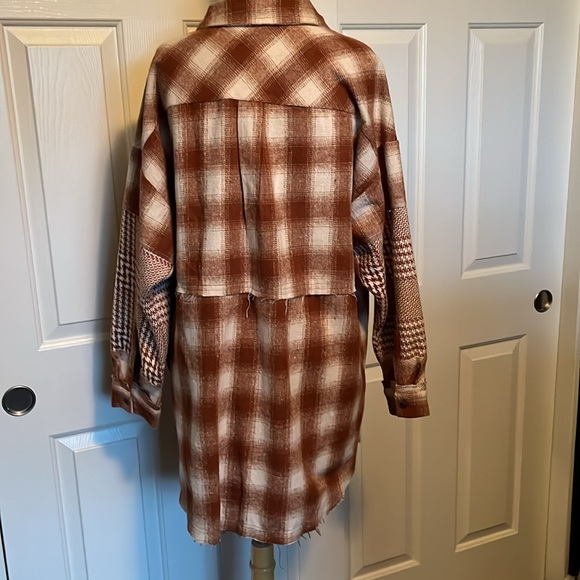 🥳HP🥳 FATE Plaid Two Tone Oversized Shacket - Picture 6 of 11